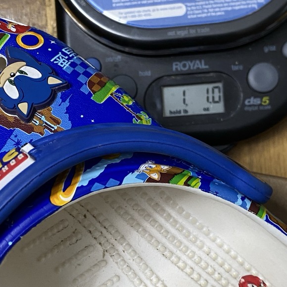 Crocs Sonic Hedgehog Classic Clog Kids 5 J Blue Kidcore Gamercore Video Game Fun - Picture 11 of 11